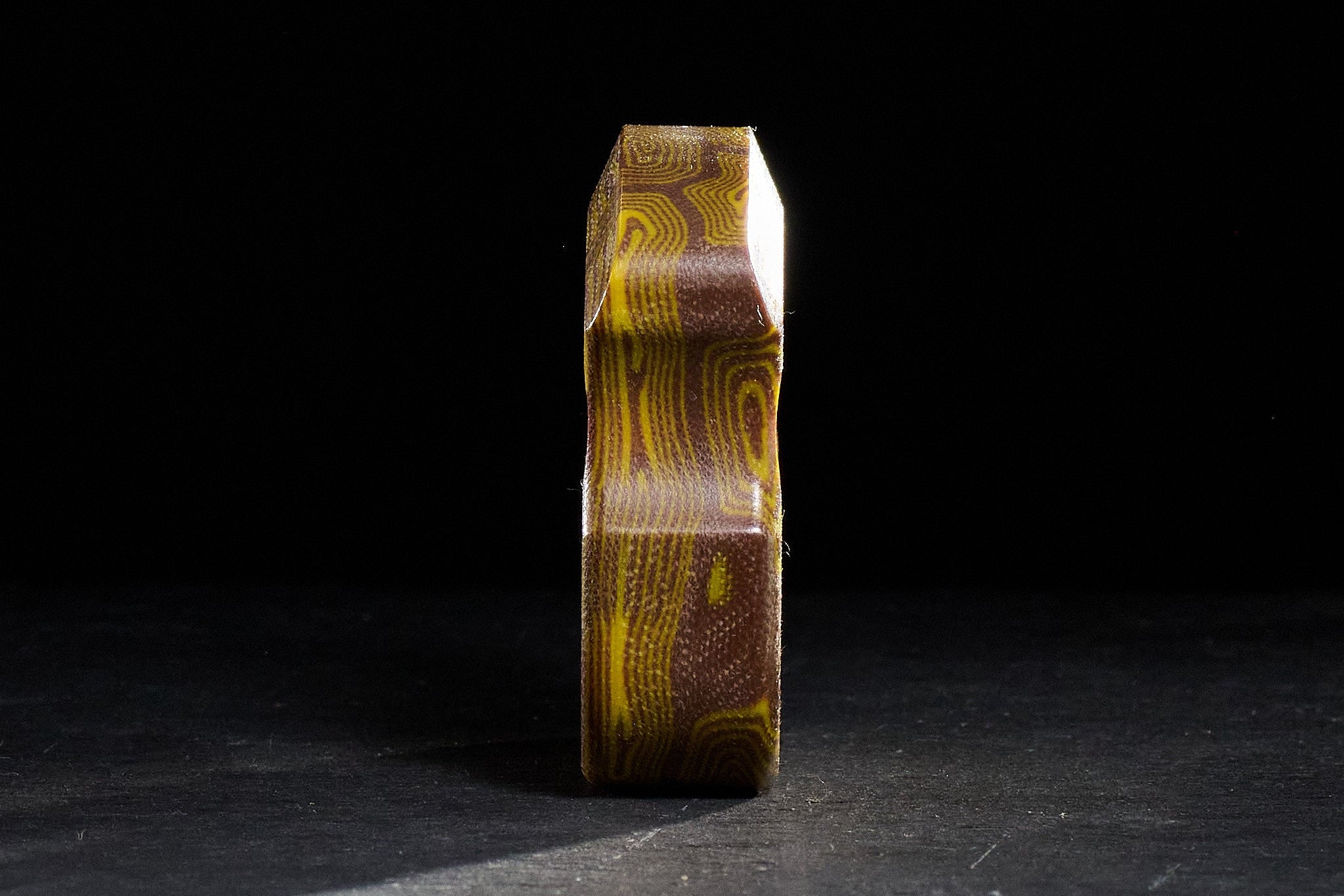 Pocket Art 2 Finger Keychain | D01 Yellow Brown Micarta