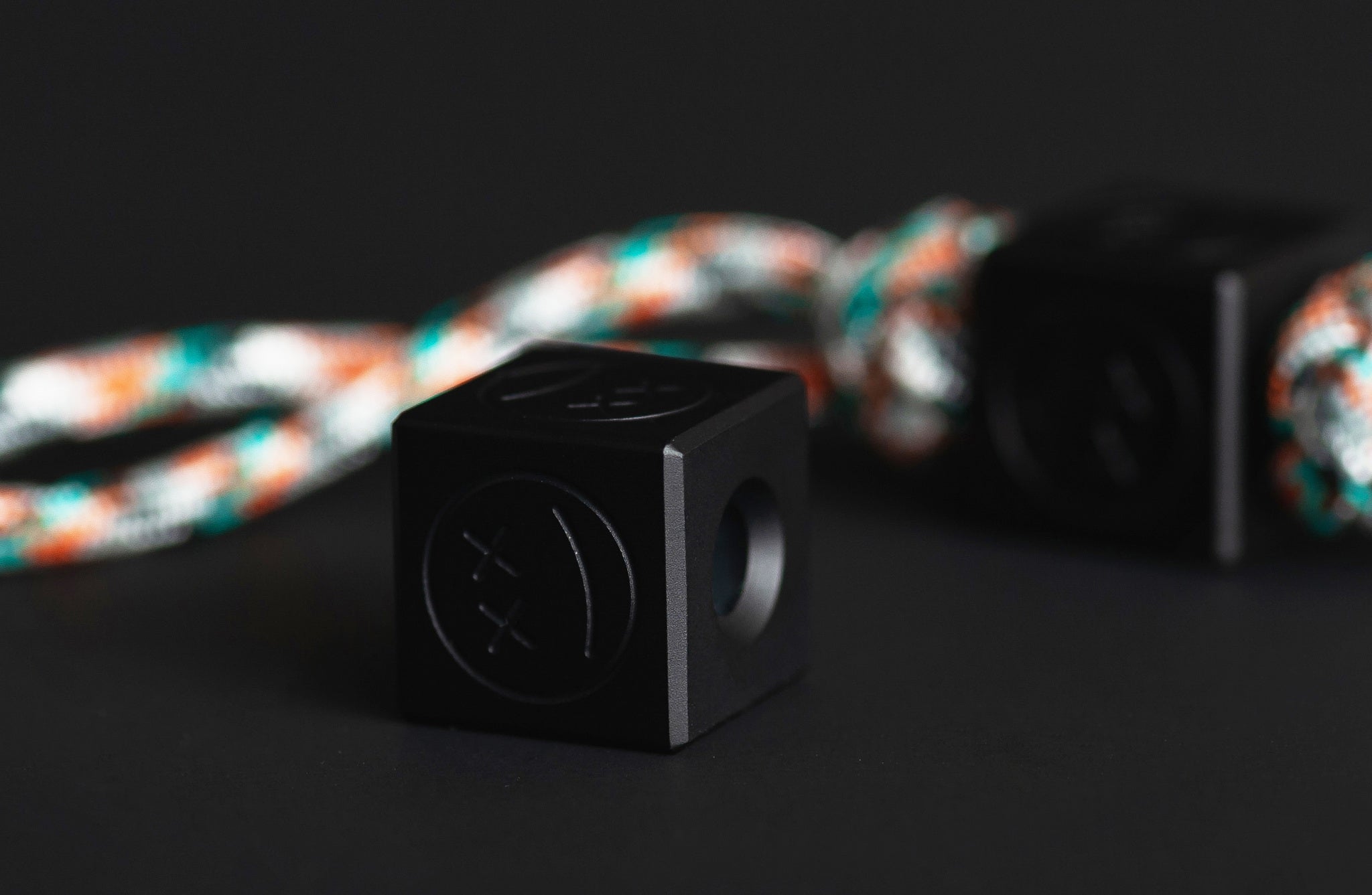 Pocket Art D03 Black Hard Anodized Aluminum | 2 Finger Tool