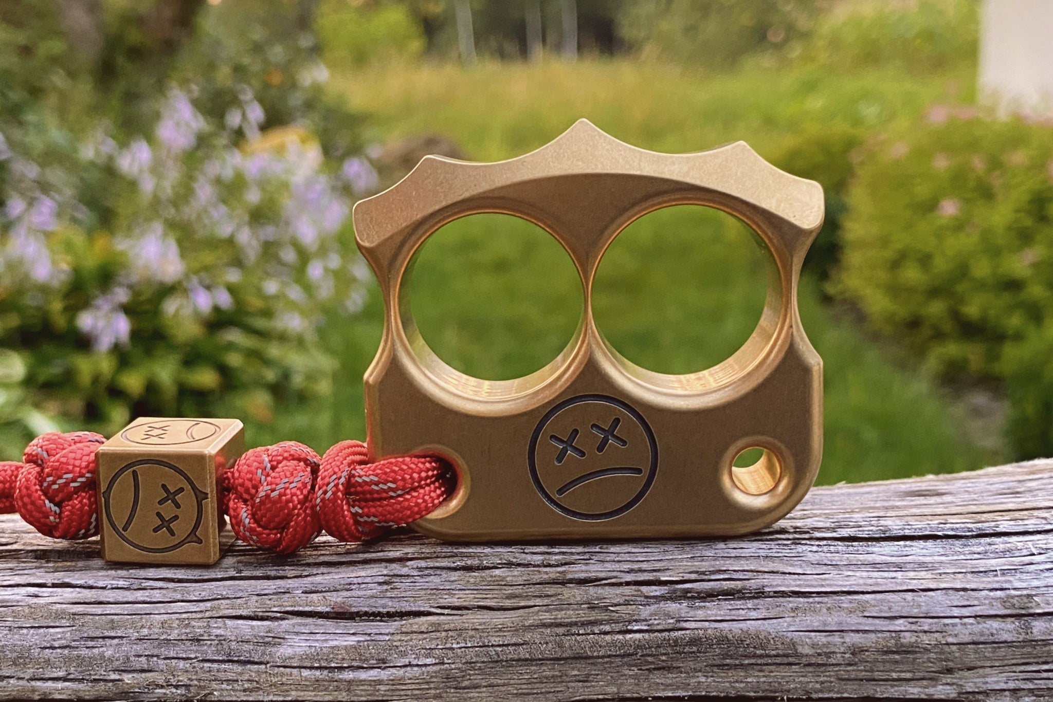 Pocket Art D03 Black Sad Face Stonewashed Brass | Double Finger Tool