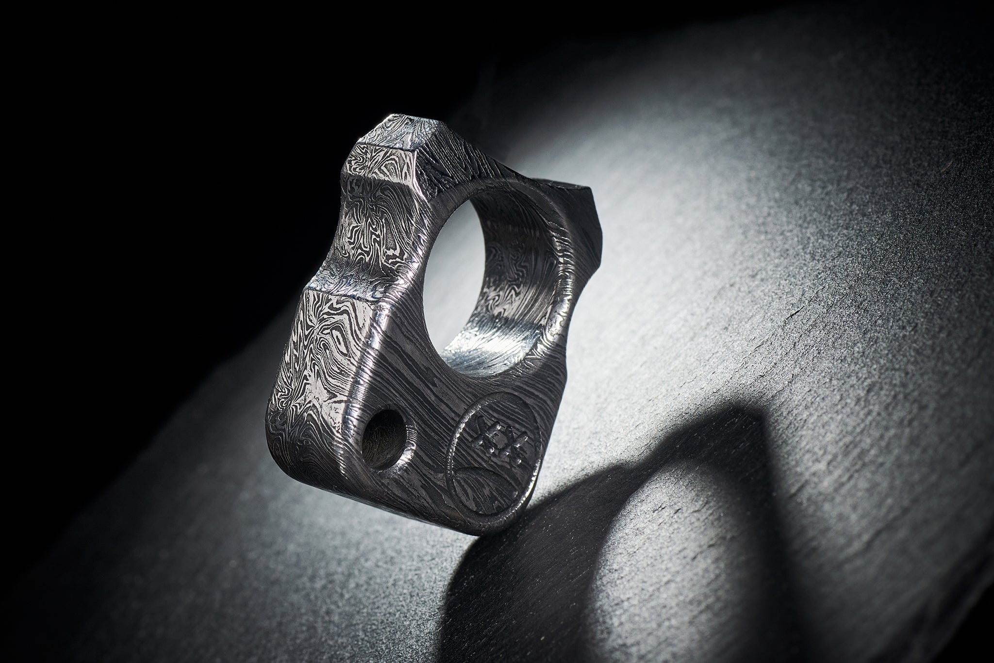 Compact 49mm heavyweight 140g Damascus steel EDC artifact with unique pattern