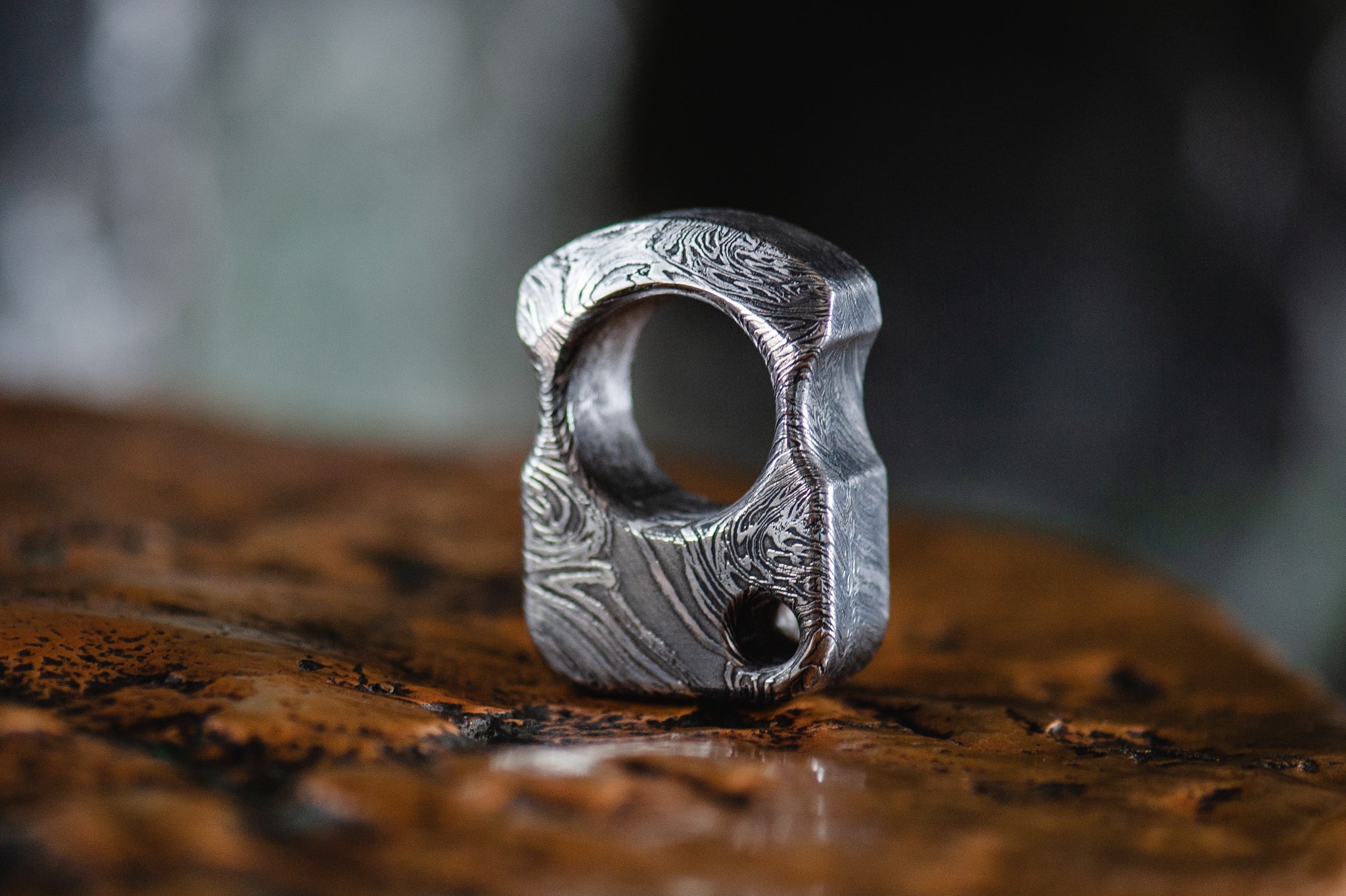 Detailed grain pattern of acid-etched forged damascus steel accessory-4