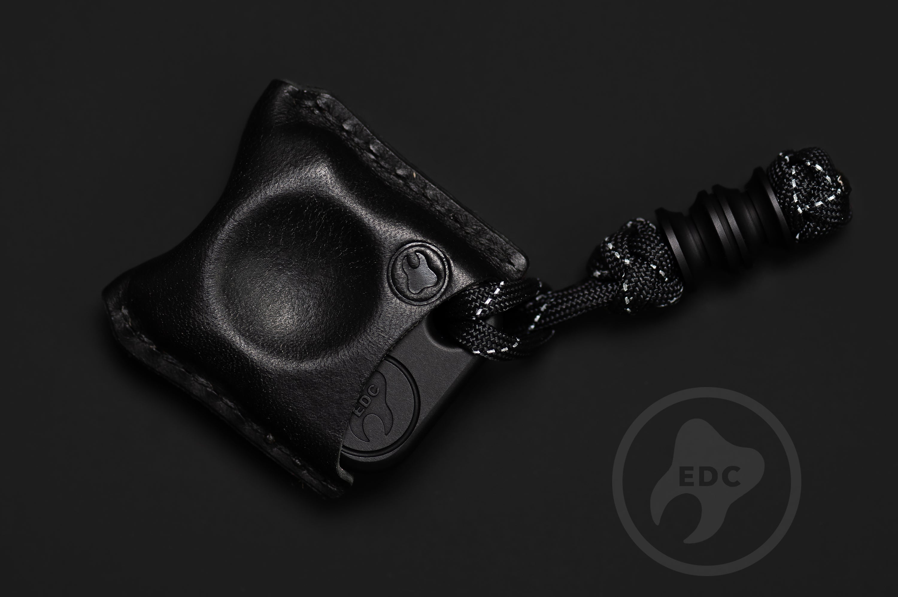 Close-up of premium black leather stitching on EDC slip S02, Tactical black leather pocket organizer Series S02 back view
