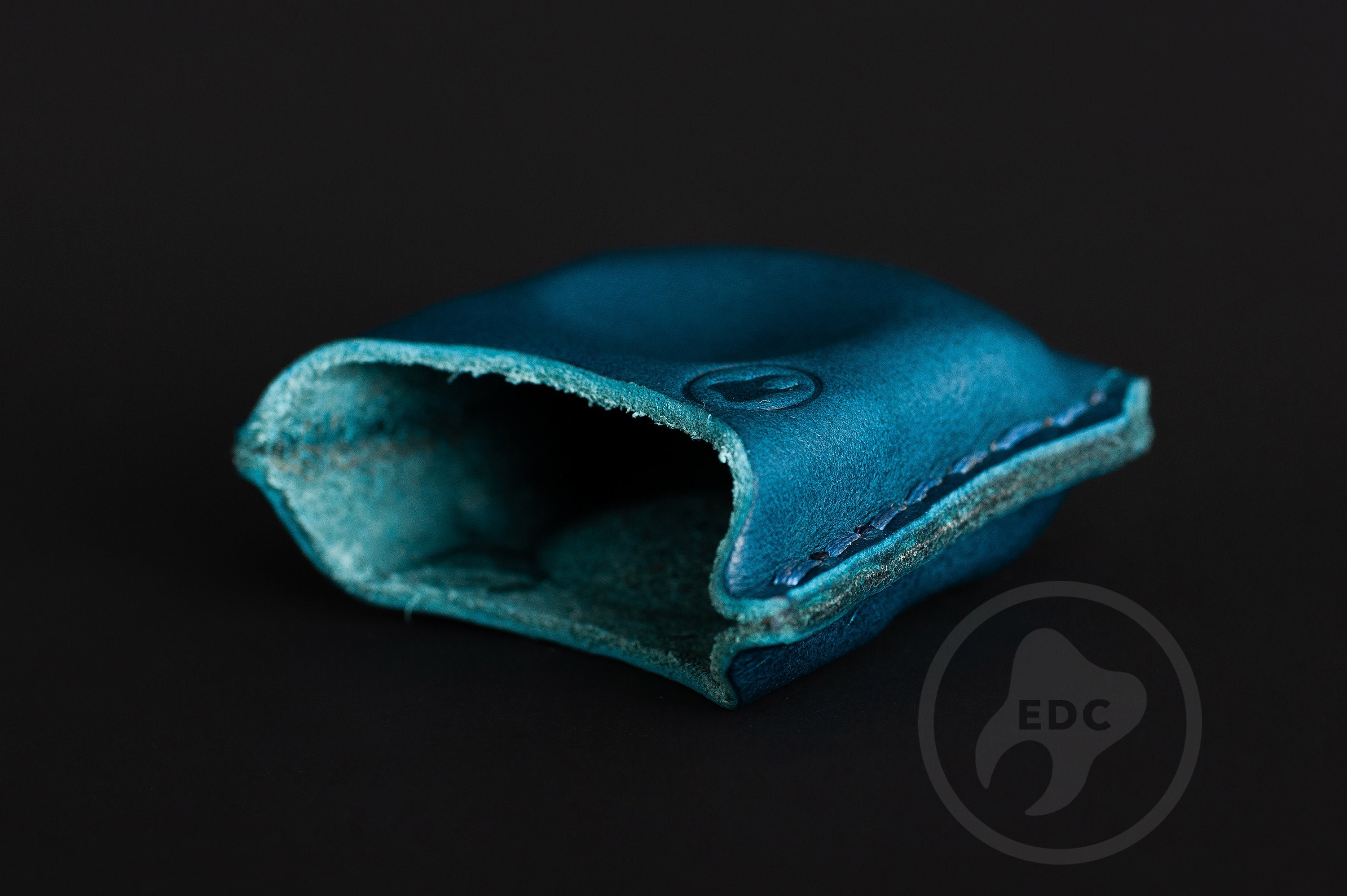 Close-up of premium blue leather stitching on EDC slip S03, Pocket fit of Series S03 royal blue leather organizer-4
