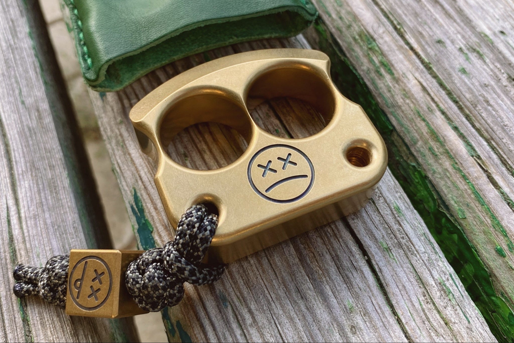 Badfinger 24K Gold Disc 2枚セット Pocket Art D01 Black Sad Face Patina Brass | Double Finger | PocketEDC