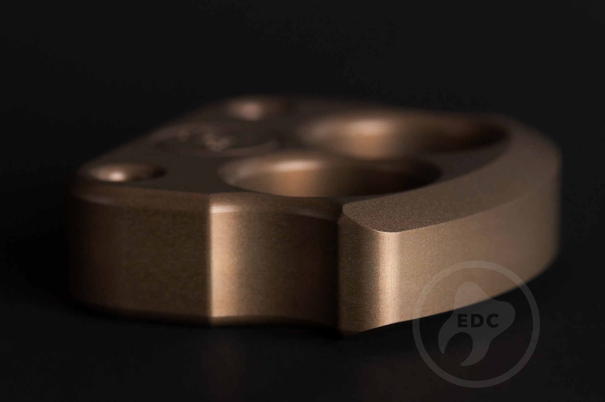 Pocket Art D01 Desert Hard Anodized Aluminum | Two Finger Tool
