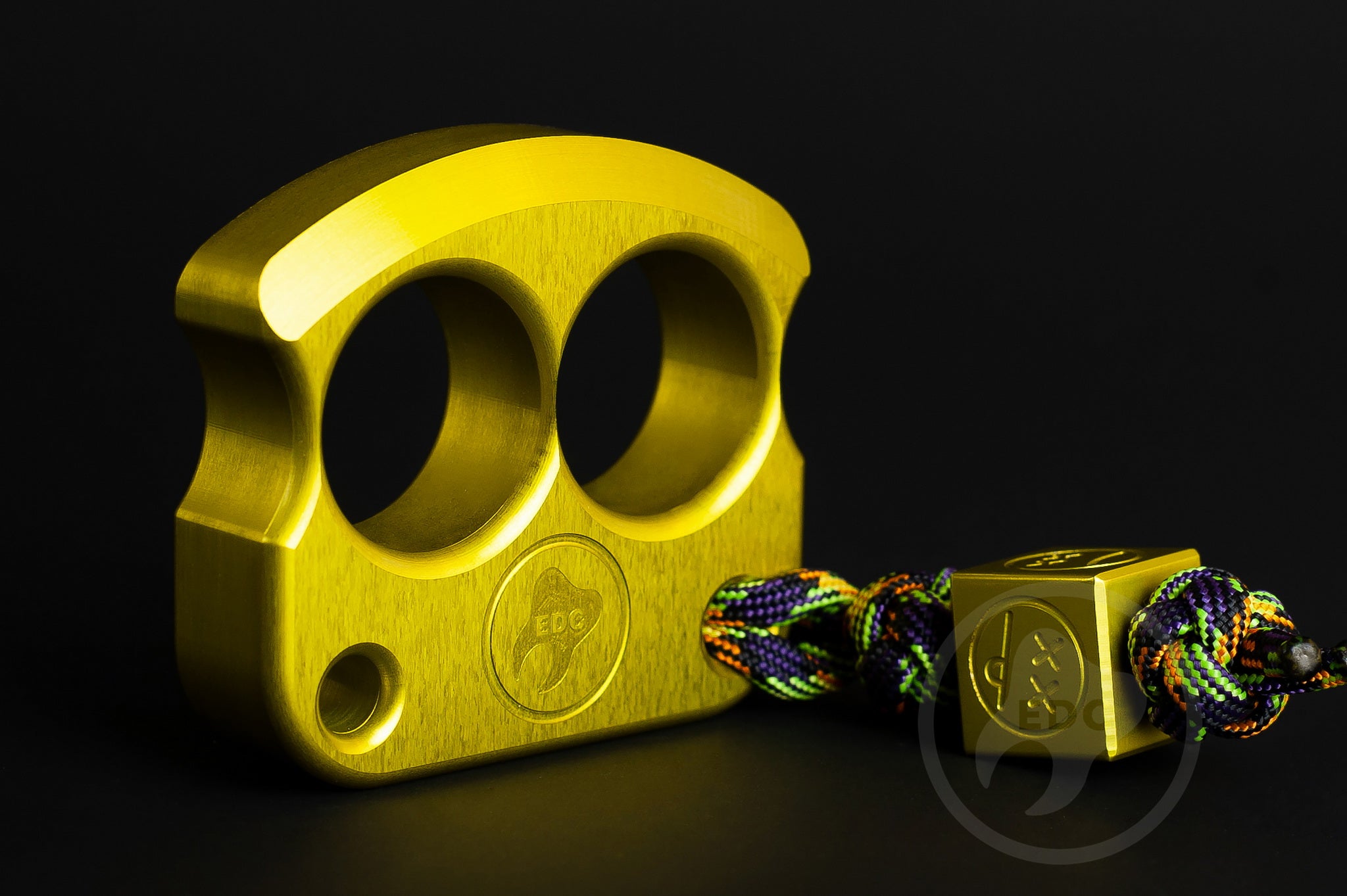 Pocket Art D01 Monster Anodized Aluminum | 2 Finger Tool