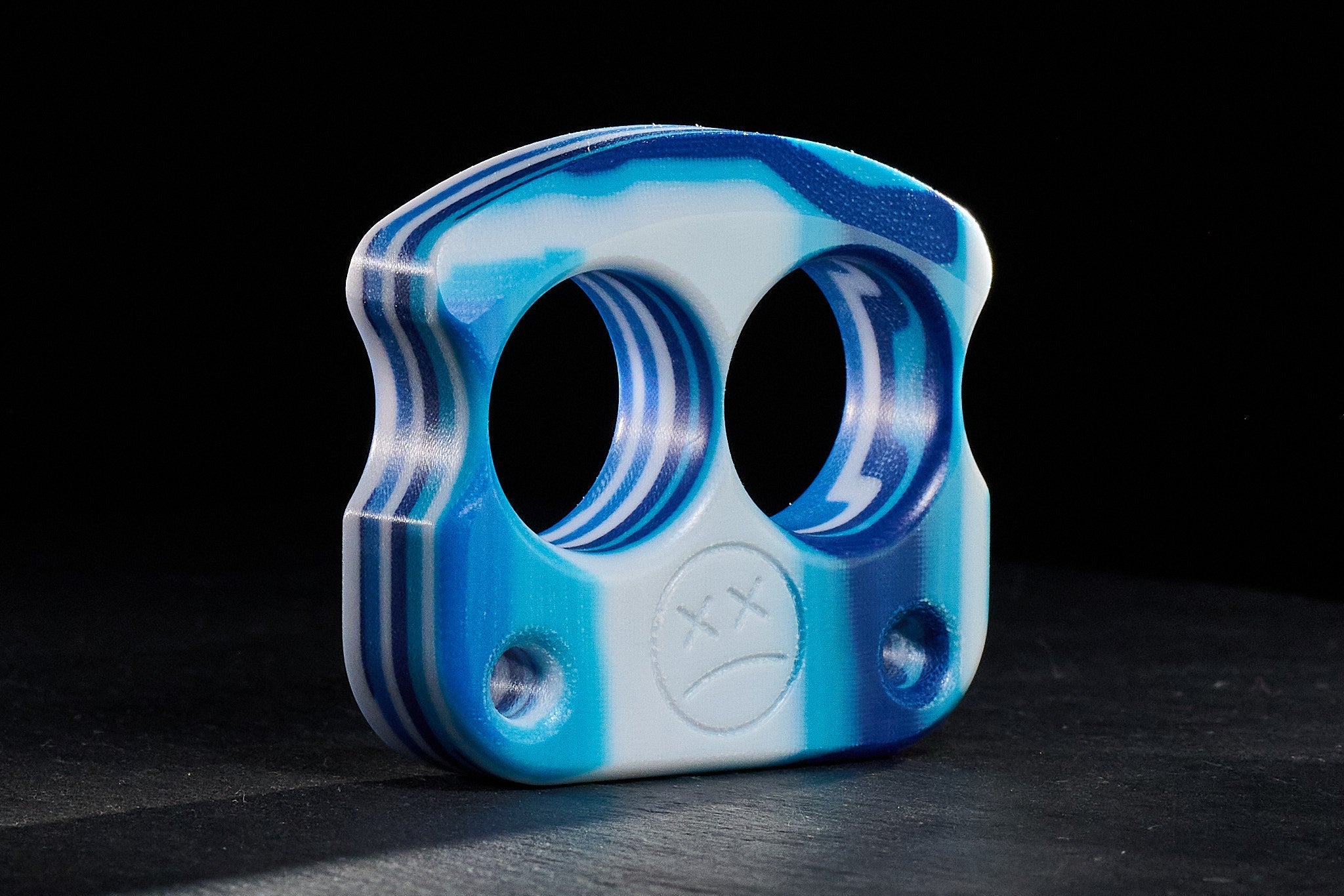 Pocket Art 2 Finger Keychain | D01 White Blue Micarta