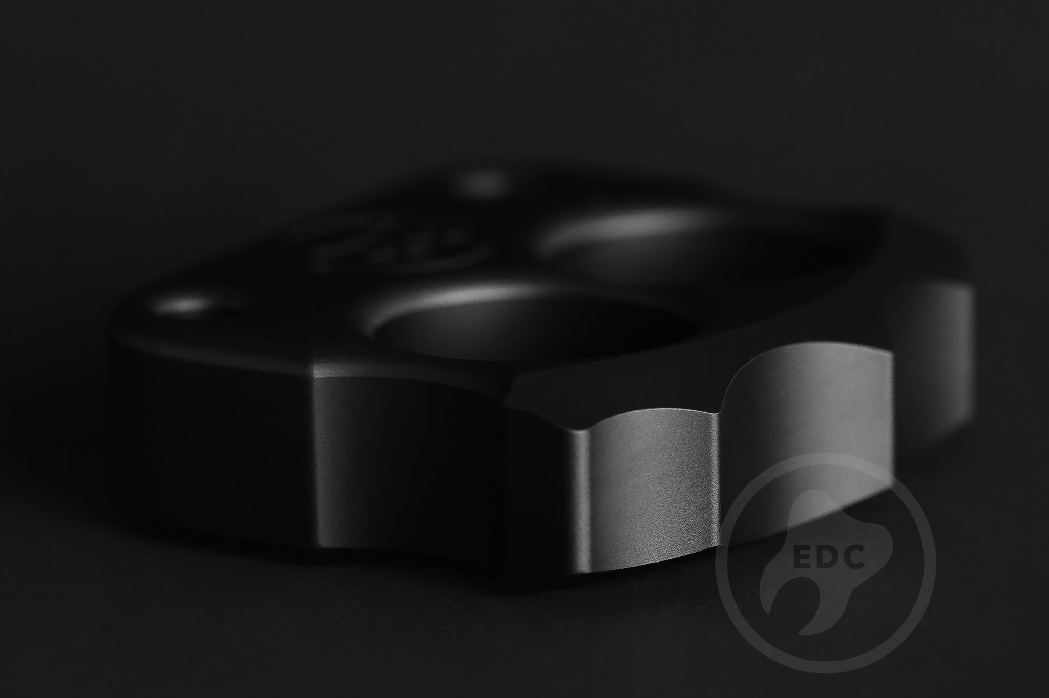 Pocket Art D03 Black Hard Anodized Aluminum | 2 Finger Tool