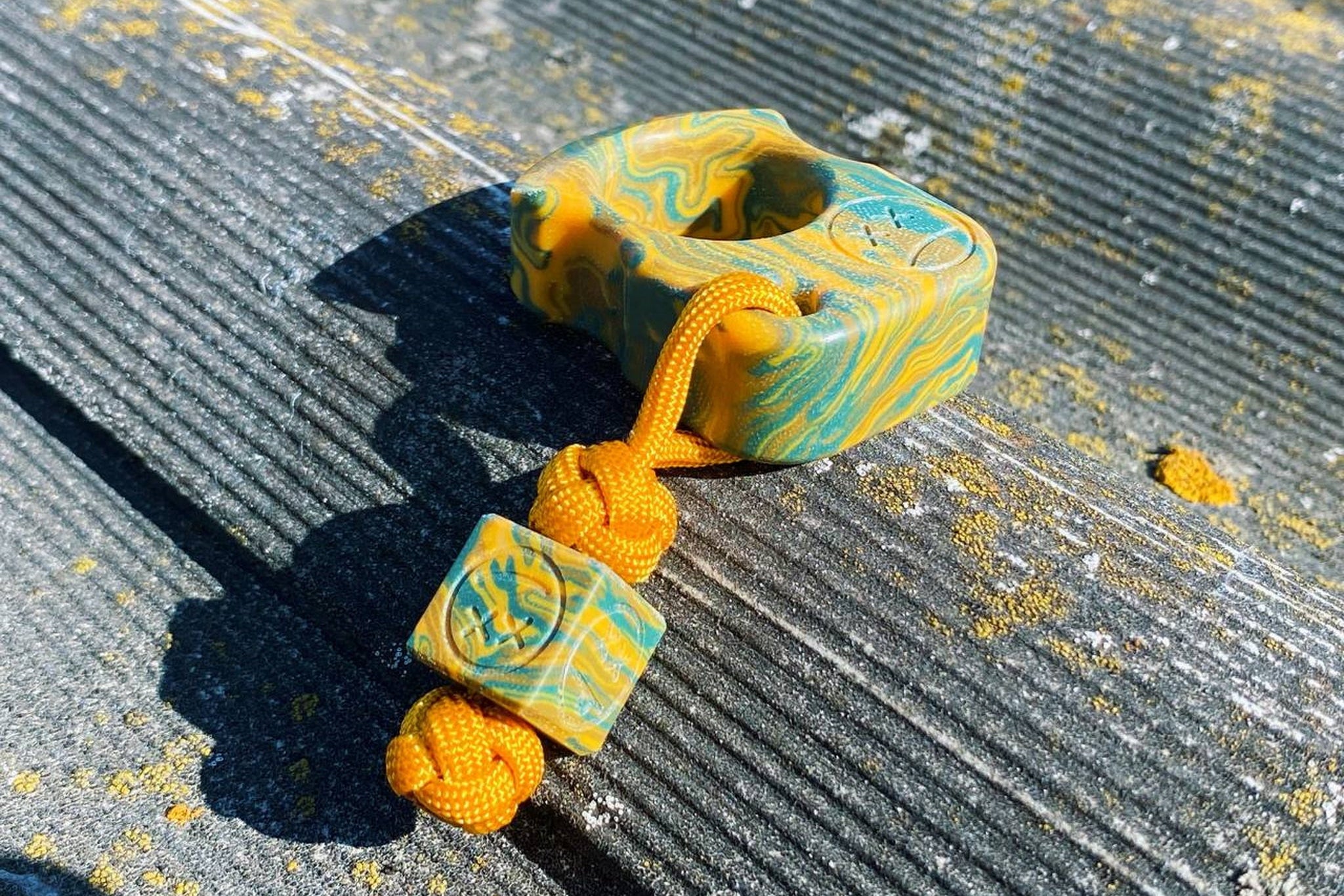 Pocket Art SFK 01 Green Yellow Micarta | EDC Single Finger Keychain