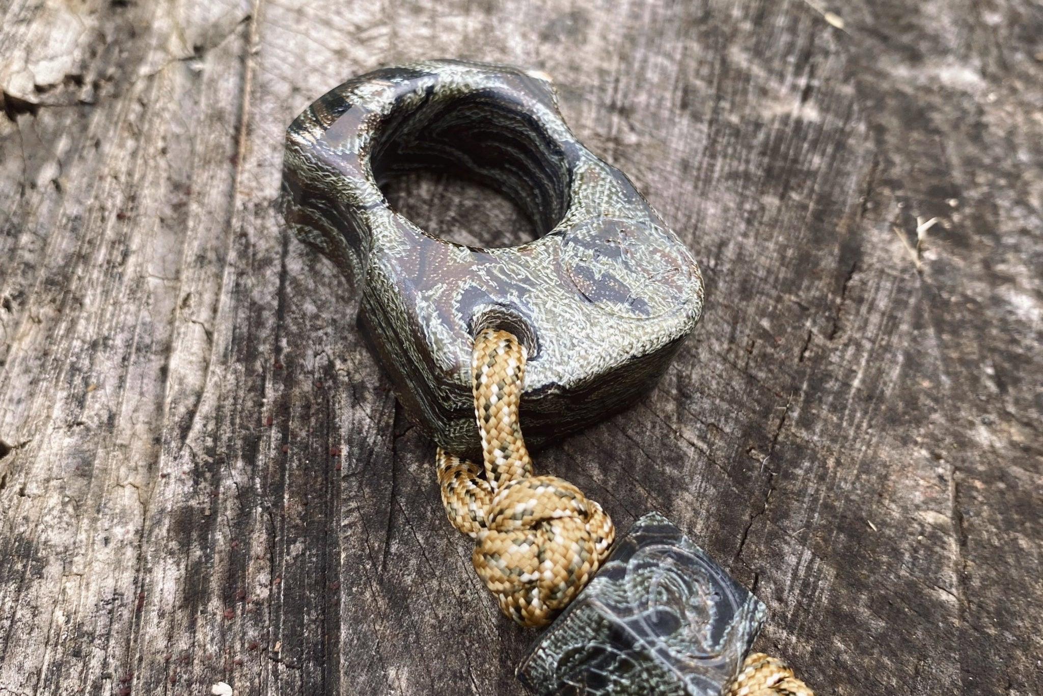 Pocket Art SFK 01 Rag Micarta | Single Finger Keychain