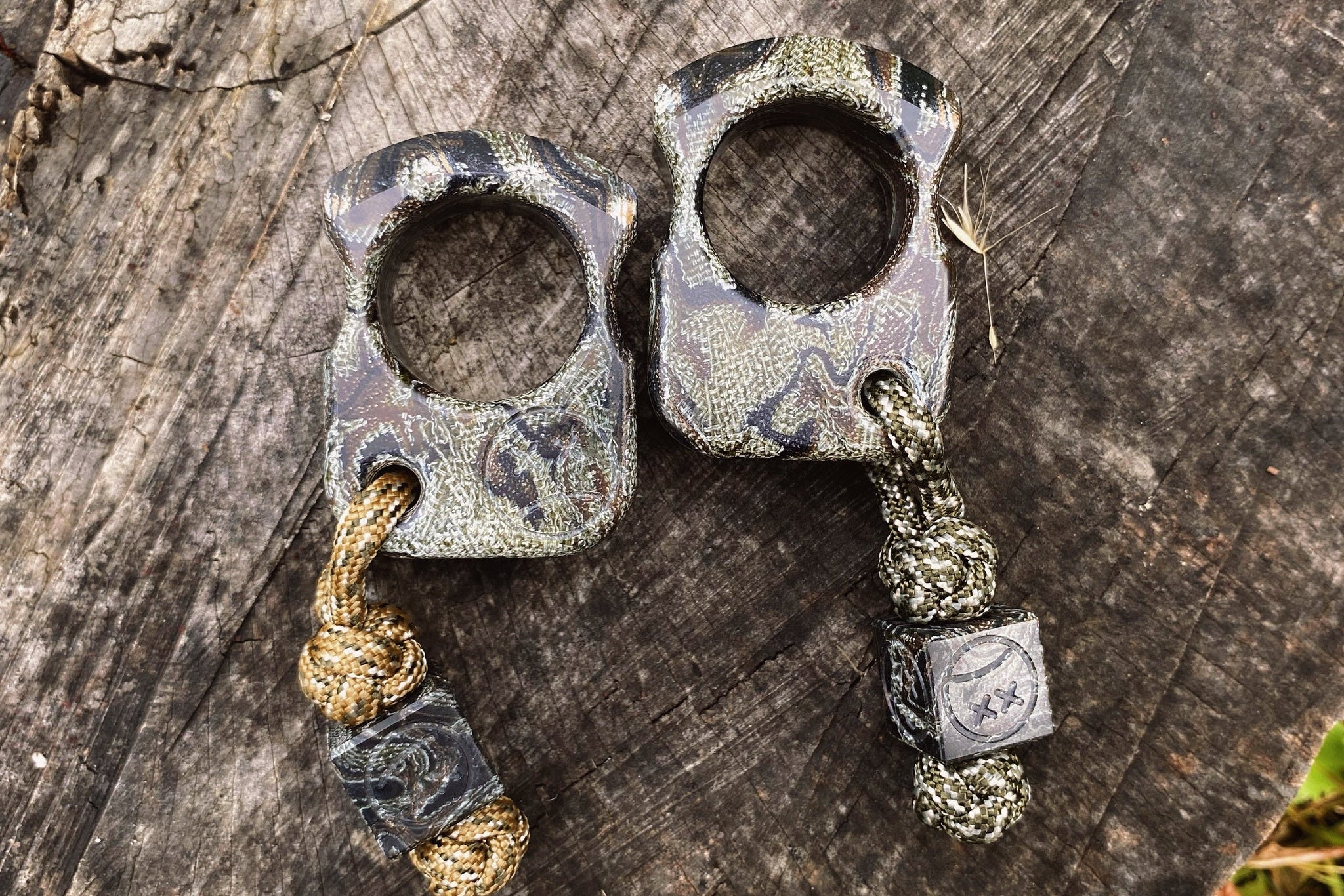 Pocket Art SFK 01 Rag Micarta | Single Finger Keychain