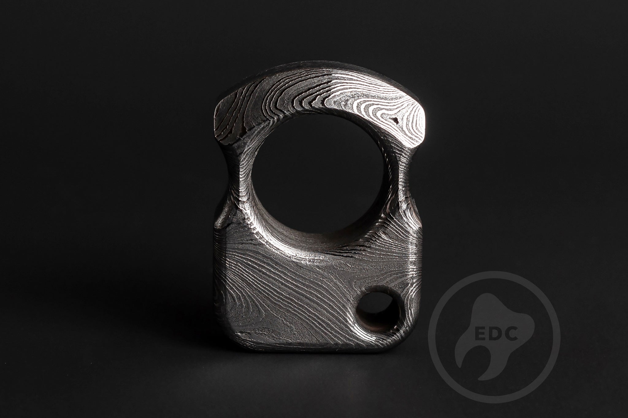 Close up of high-contrast forged damascus steel texture on S01 model-1