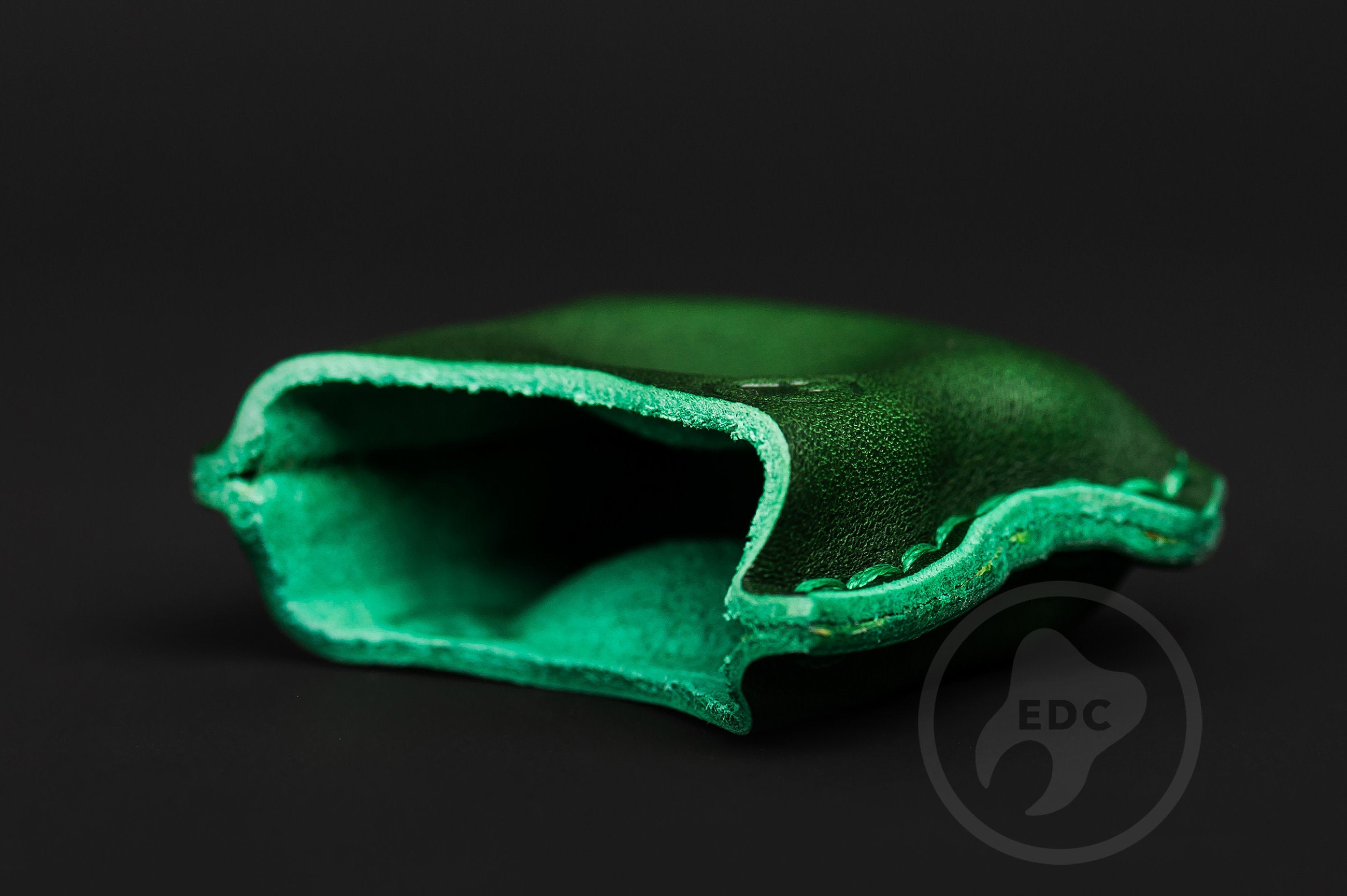Close-up of premium hunter green leather stitching on EDC slip S01, Pocket fit of Series S01 green leather pocket organizer-4