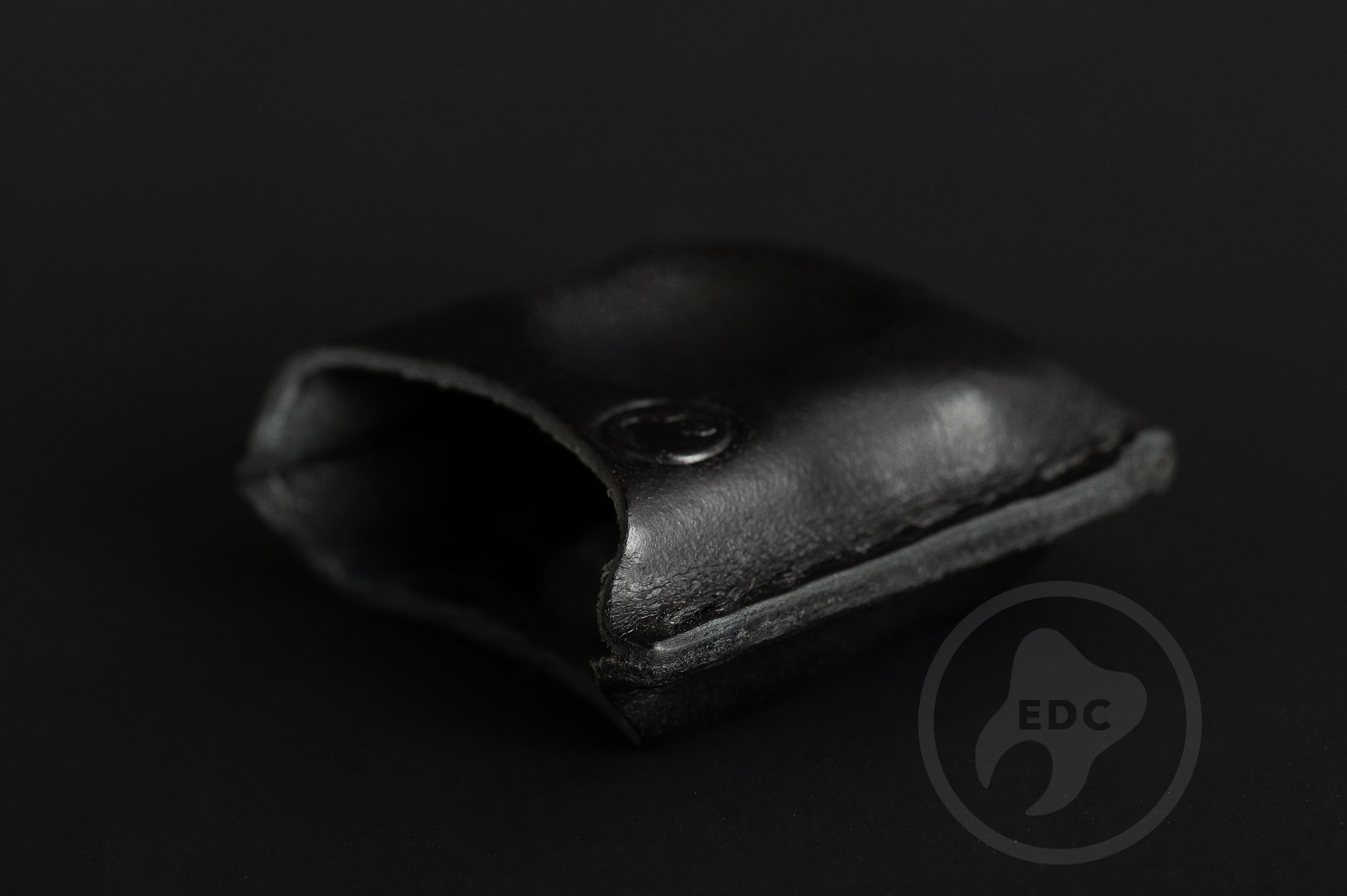 Close-up of premium black leather stitching on EDC slip S02, Tactical black leather pocket organizer Series S02 back view-4