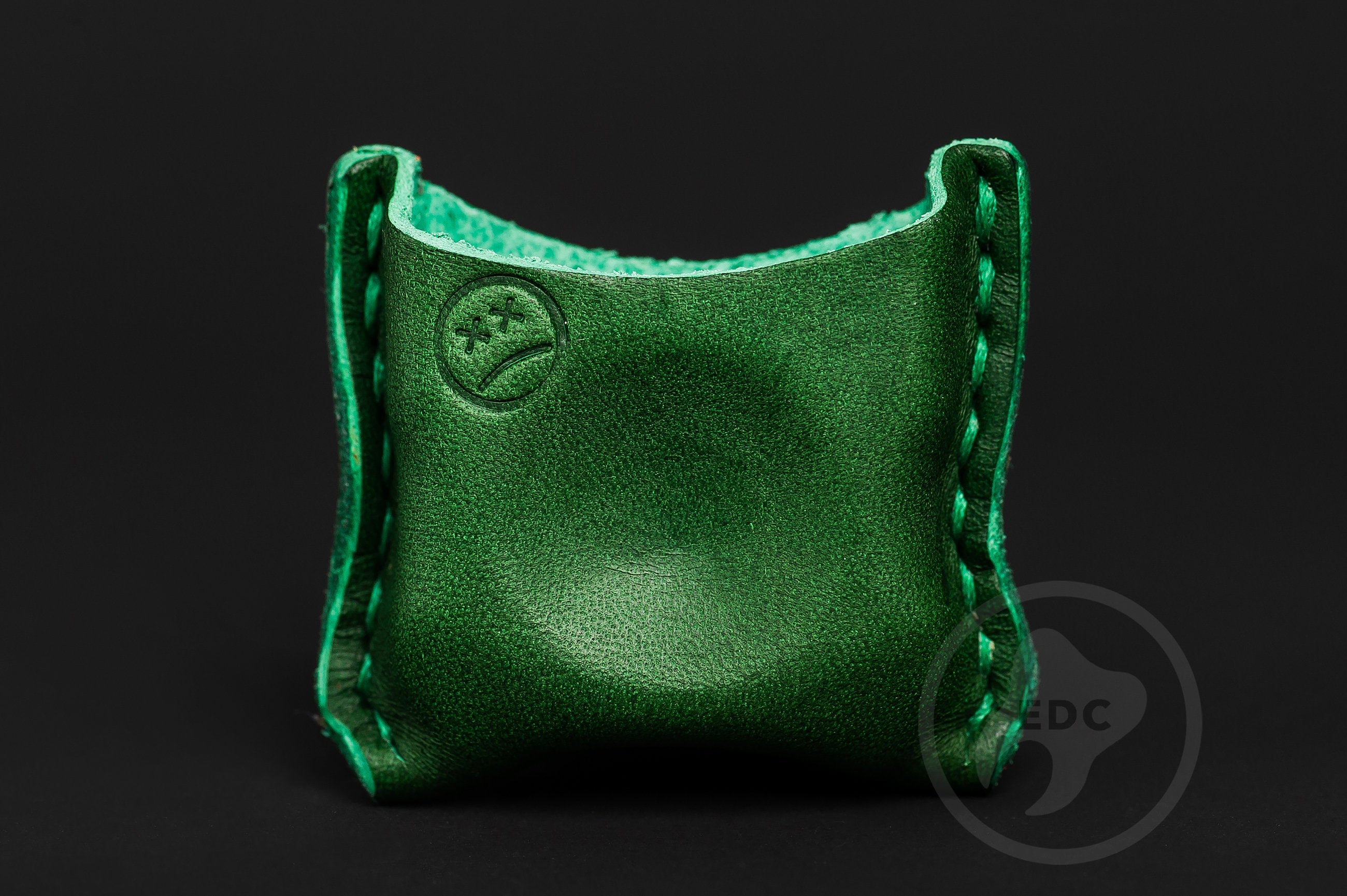 Close-up of premium hunter green leather stitching on EDC slip S02, Pocket fit of Series S02 green leather pocket organizer-2
