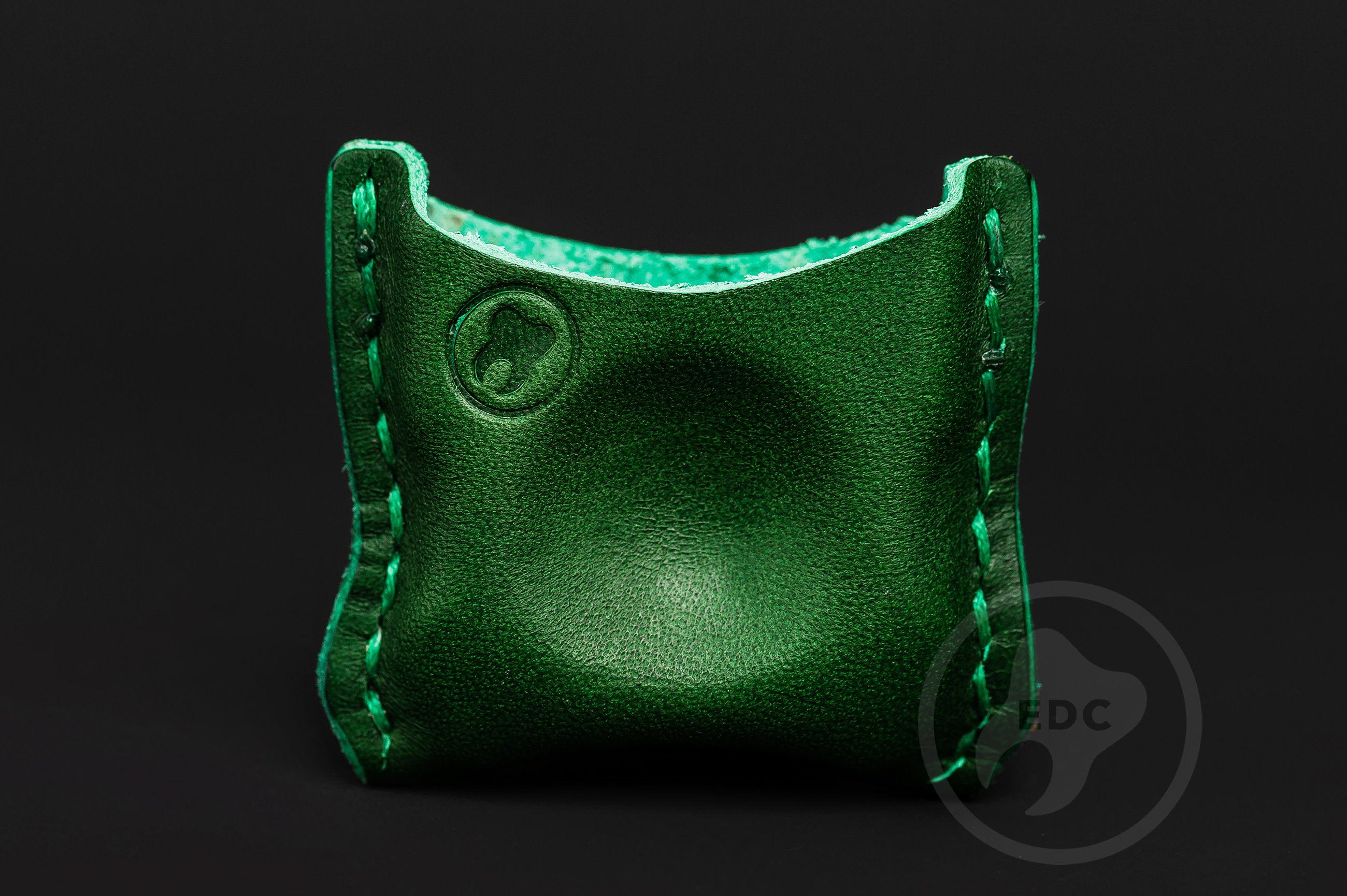 Close-up of premium hunter green leather stitching on EDC slip S02, Pocket fit of Series S02 green leather pocket organizer-3